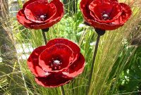 10 Vibrant Garden Accents