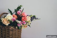 Welcome Home: 10 Perfect Flowers for a Housewarming Gift