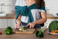 A Great Cutting Board: Your Knife’s Best Ally