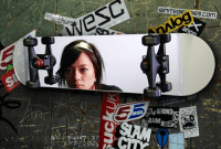 Street Style Skateboard Mirror: Modern Decor