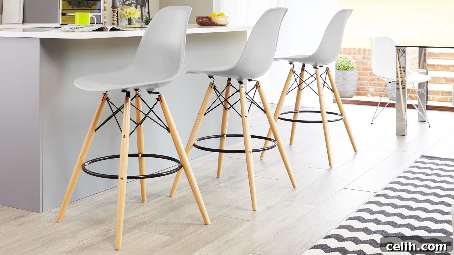 Gorgeous Eames style classic bar stool 