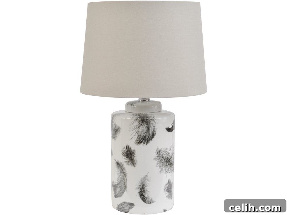 Feather design ceramic table lamp