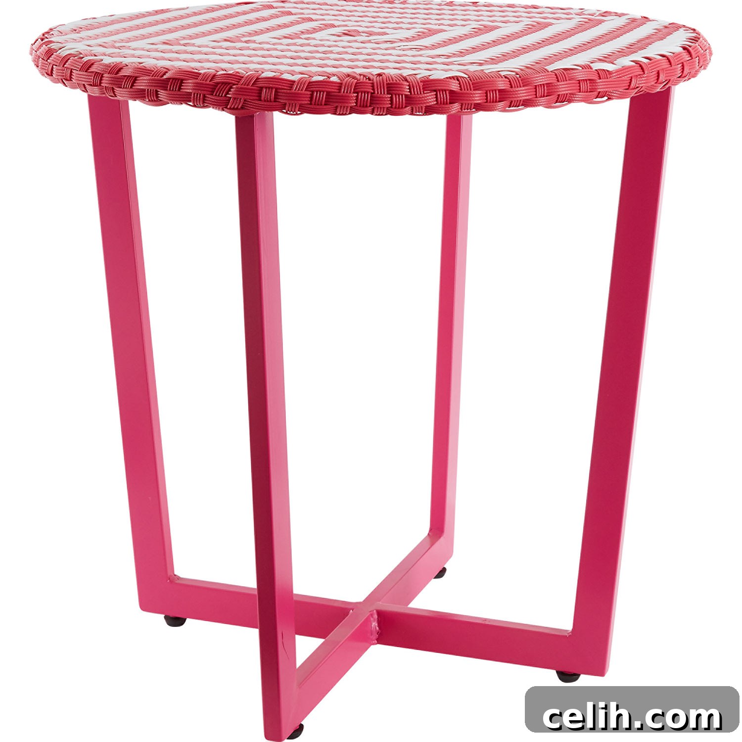 Love the attractive zig zag design on this woven table, perfect as a stylish accent piece