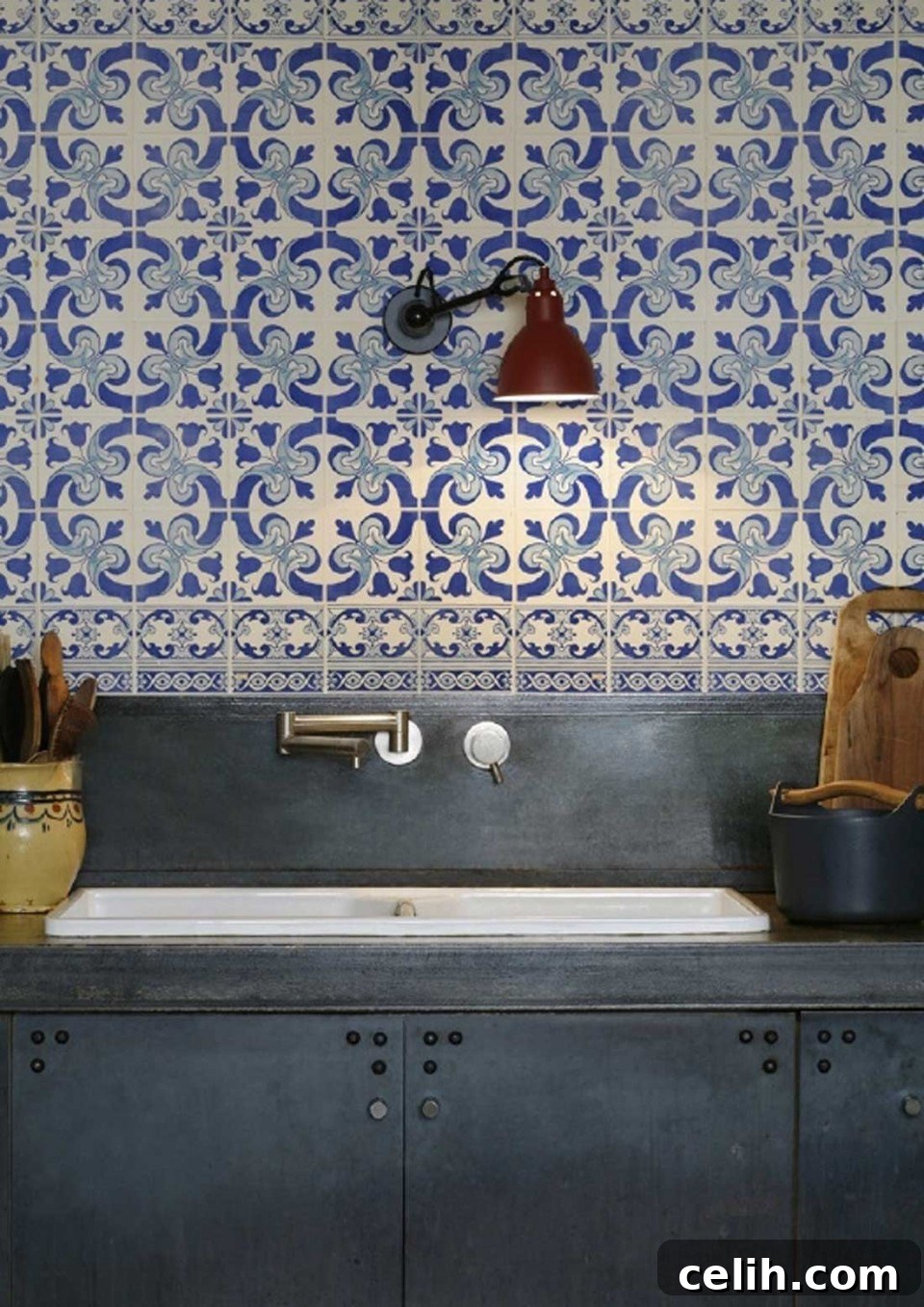 KitchenWalls Wallpaper Your Easy Splashback Solution 4 Love traditional delft tiles? Why not create a stunning delft tile effect splashback in your kitchen with this super easy wallpaper hack!
