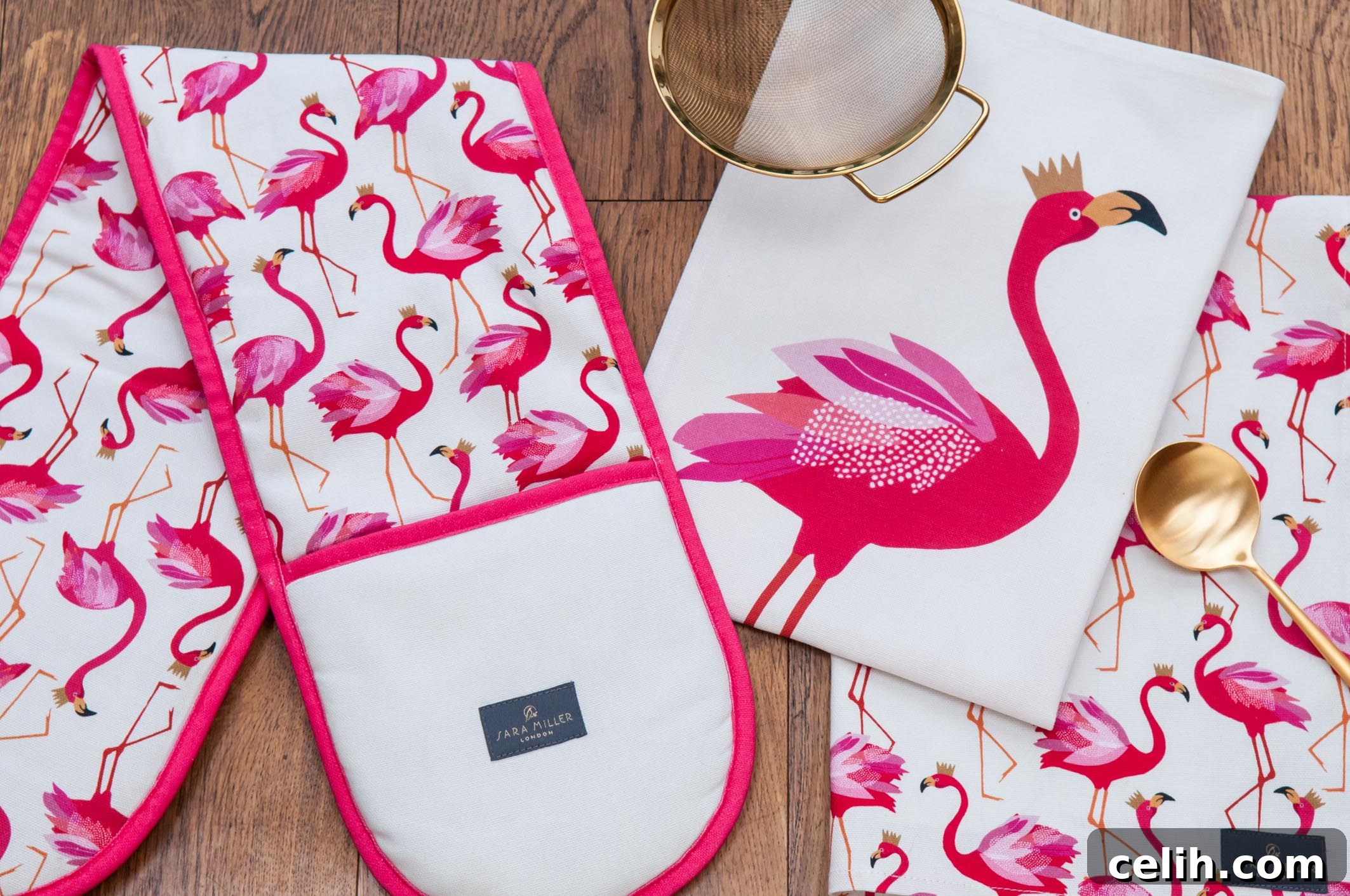 Who could resist a pink flamingo design? We certain;y can't!