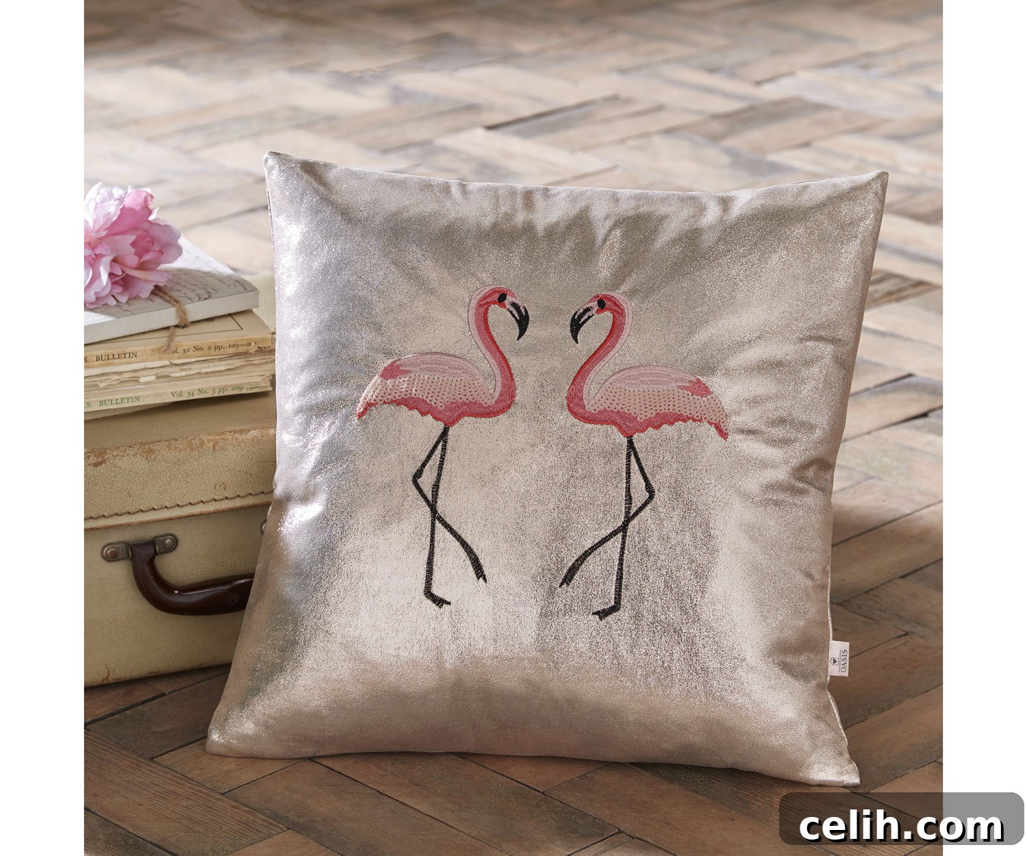 Hop on the home trend wagon with this gorgeous flamingo design cushion by Oasis homeware