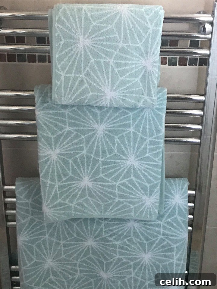 This set of Madrid luxury jacquard towels, with their attractive geometric design, offers a sophisticated and contemporary look for any modern bathroom.