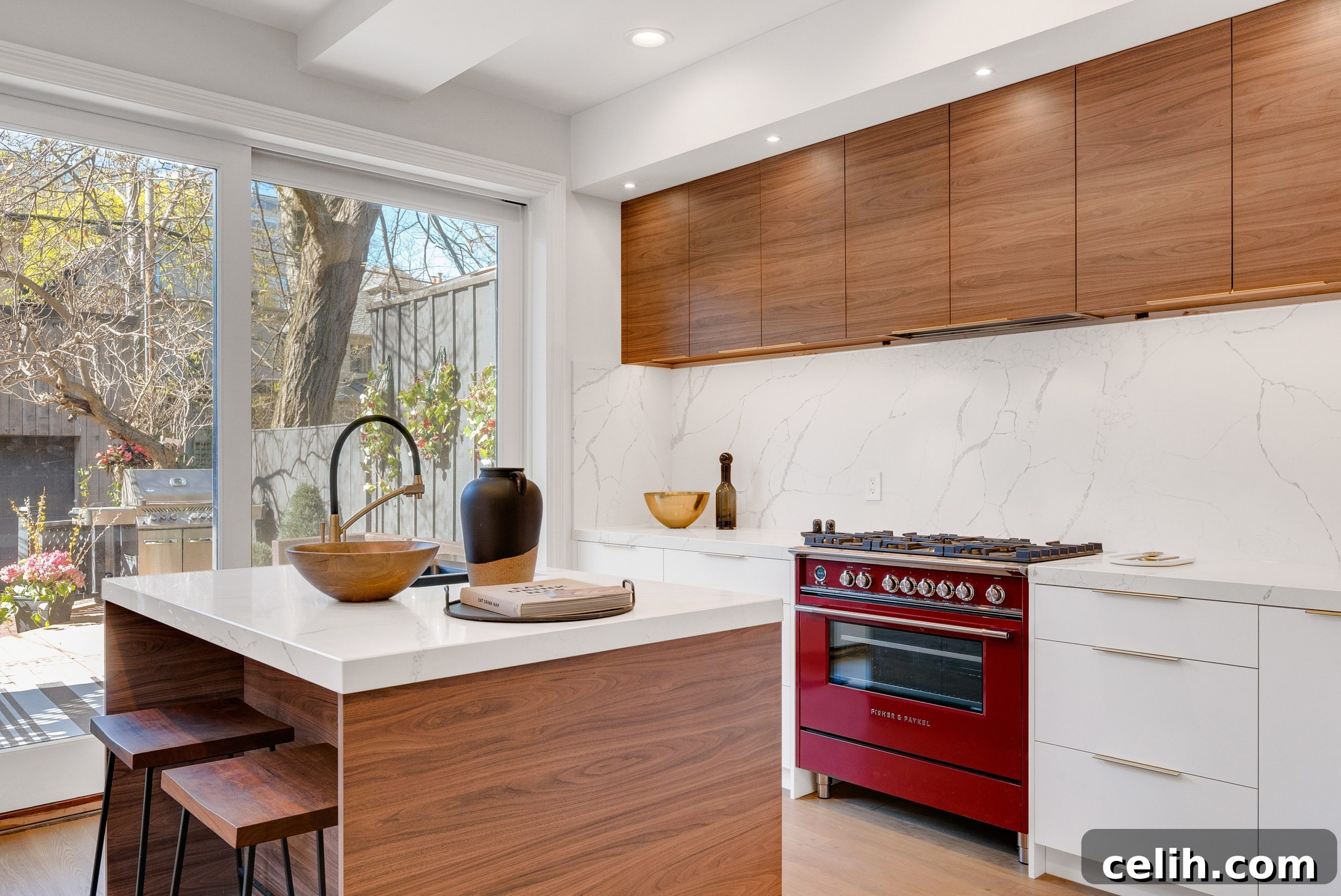 Clear kitchen counters with smart lighting