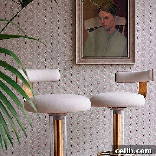 Classic vintage tennis racquet wallpaper pattern