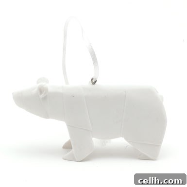 Unusual carved polar bear