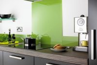 Modern Kitchens: 4 Sleek Glass Splashback Designs